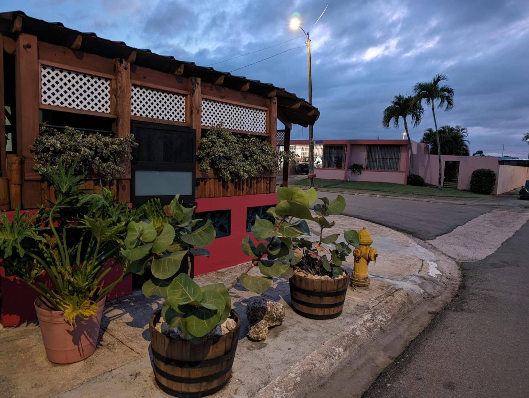 Moon'S Place Toa Baja Exterior photo